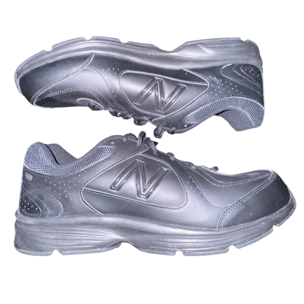 New Balance Men's Black Athletic Shoes